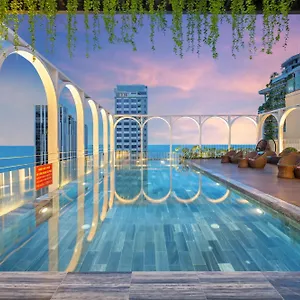 Golden Lotus Luxury - Complimentary Daily Afternoon Tea ダナン市